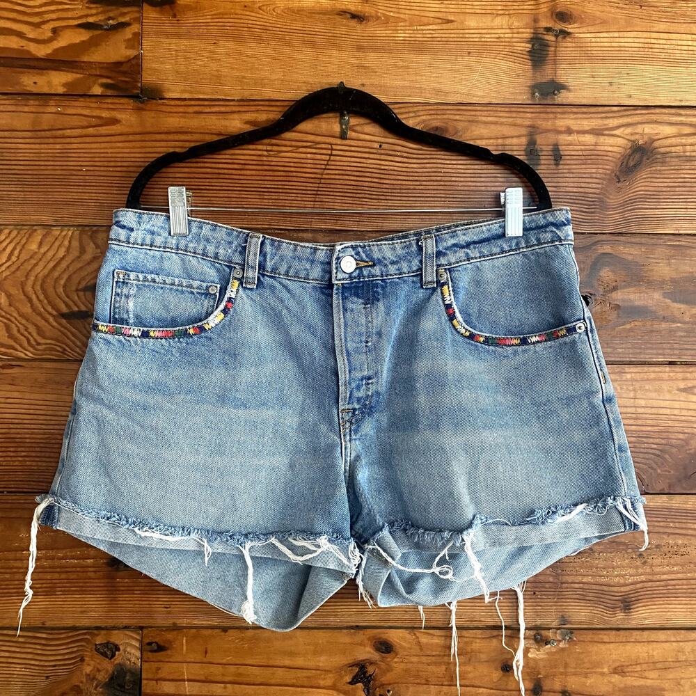 H&M Denim Boyfriend Shorts with Embroidered pockets - size 12
